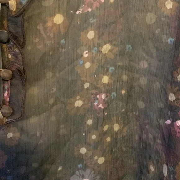 Sheer floral blouse - Picture 2 of 2